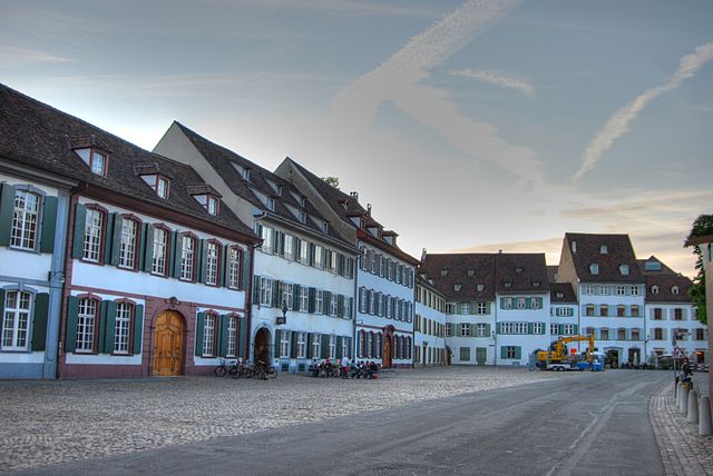 File:Munsterplatz, Basel, Switzerland.jpg