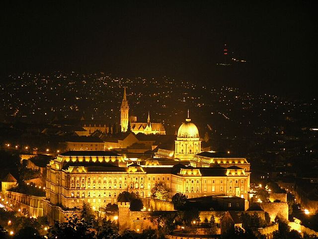File:Budacastle.jpg