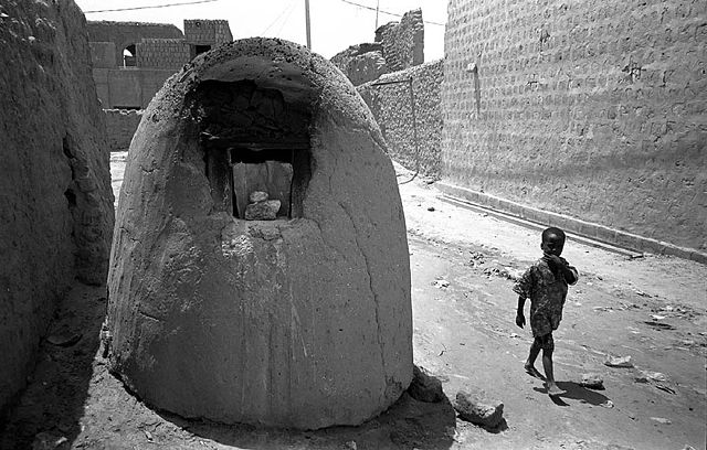 File:Street Timbuktu Mali Africa 2000.jpg