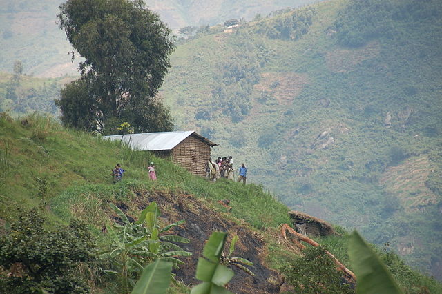 File:House on ledge in Kasese.jpg