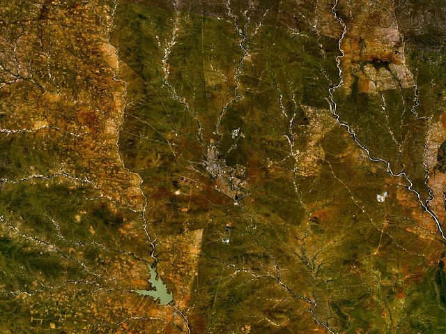 File:Francistown 27.51670E 21.16674S.jpg
