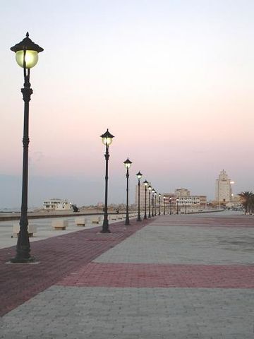 File:Corniche ben.JPG