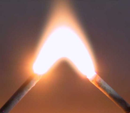 File:Lichtbogen 3000 Volt.jpg