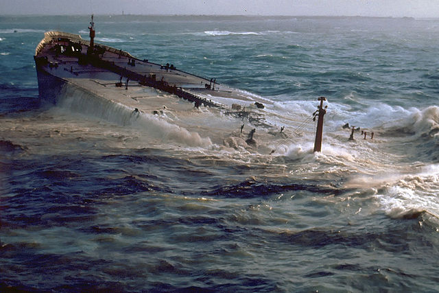 File:Amoco Cadiz 1 edit1.jpg