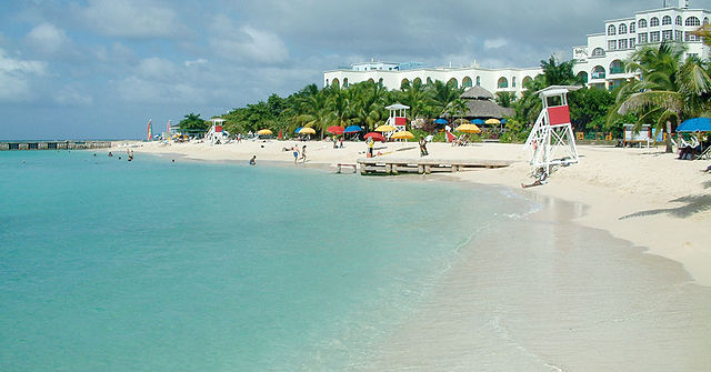 File:Doctors-Cave-Beach.jpg