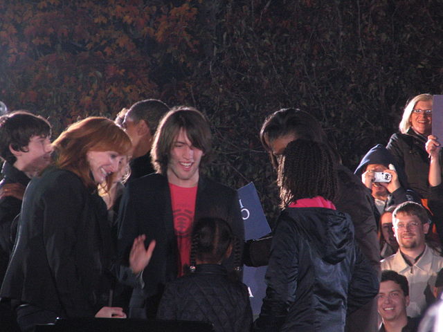 File:20081102Bruce Springsteen and family greet Barack Obama and family.JPG
