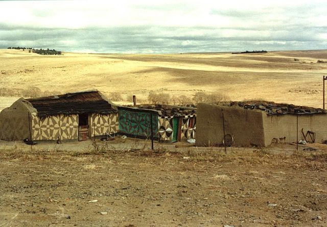 File:SouthAfricaDecoratedHouses.jpg