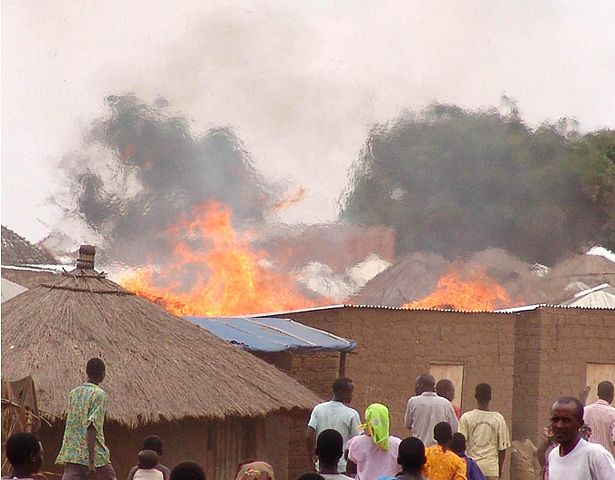 File:Fire in Parabongo IDP camp, Uganda crop.jpg